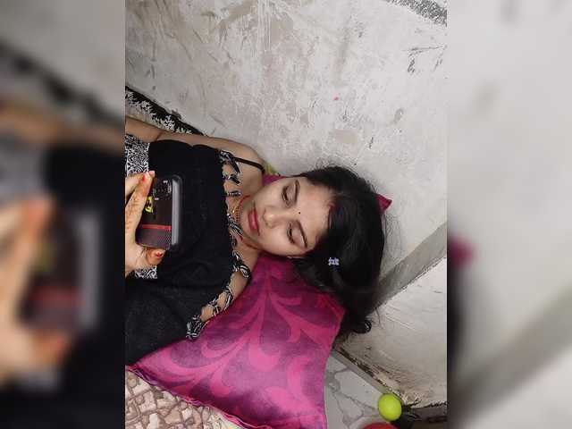 Tunnidelhi's BongaCams show and profile