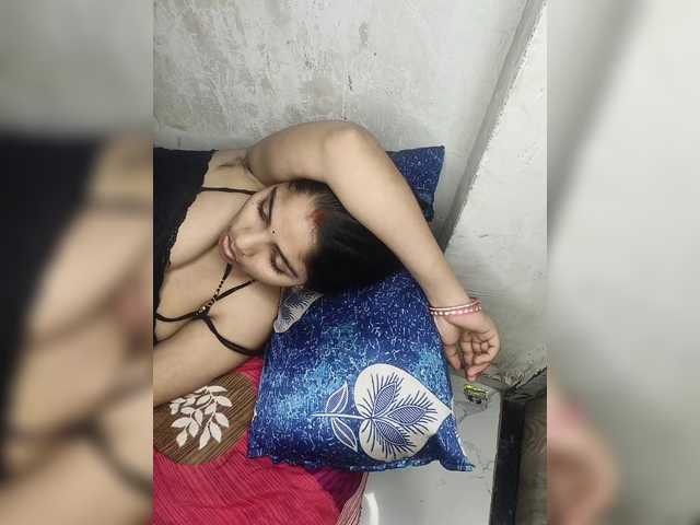 Tunnidelhi's BongaCams show and profile