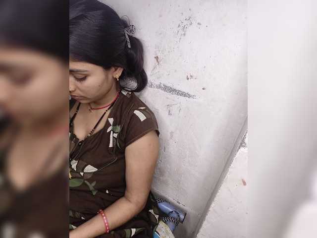 Tunnidelhi's BongaCams show and profile