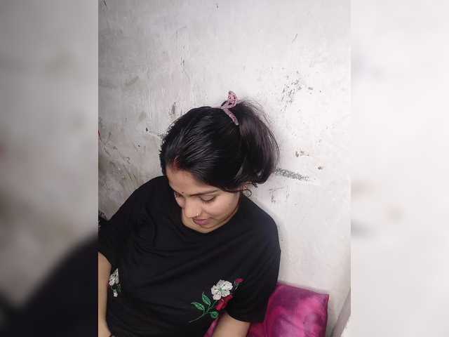 Tunnidelhi's BongaCams show and profile