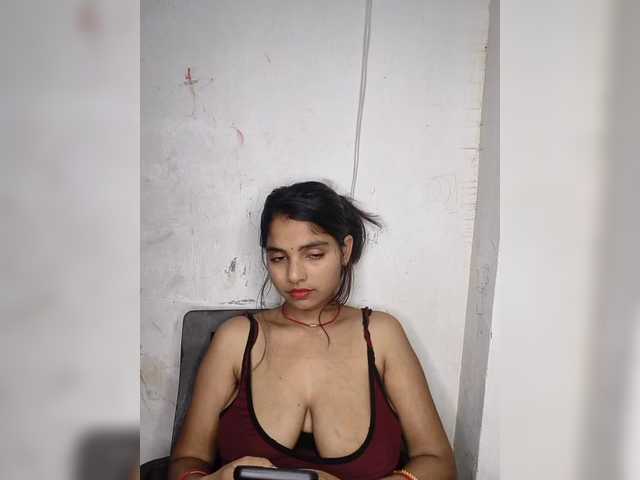 Sex chat gratuit in direct cu Tunnidelhi pe BongaCams