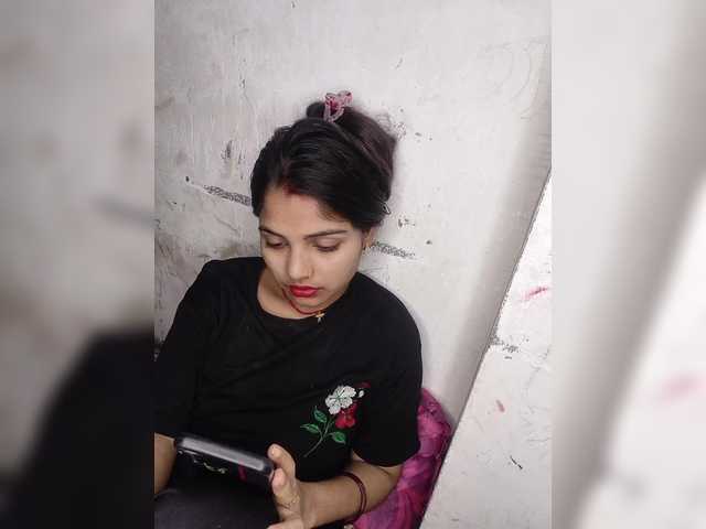 Tunnidelhi's BongaCams show and profile