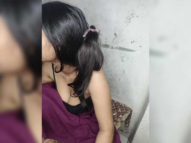 Tunnidelhi's BongaCams show and profile