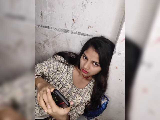 Tunnidelhi's BongaCams show and profile