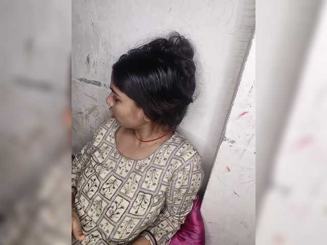 Tunnidelhi's BongaCams show and profile