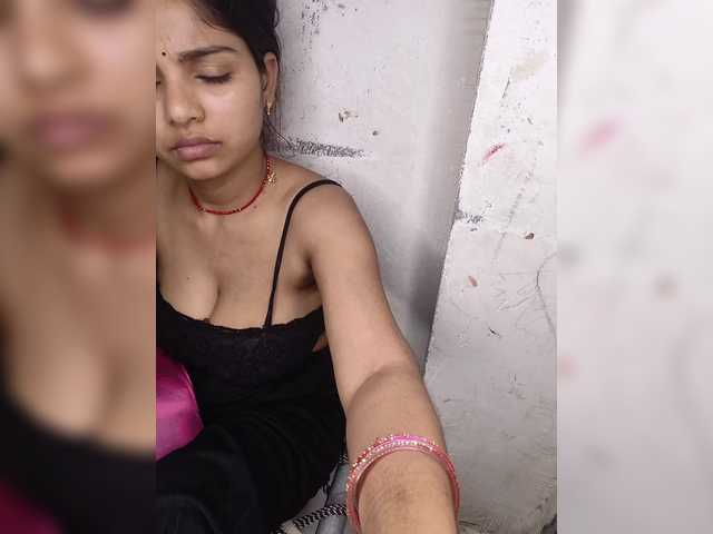 Tunnidelhi's BongaCams show and profile