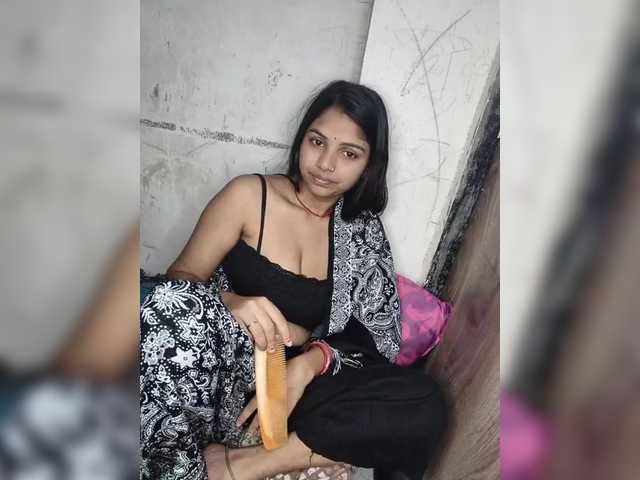 Tunnidelhi's BongaCams show and profile