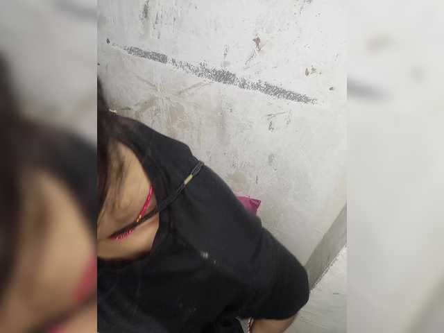 Tunnidelhi's BongaCams show and profile