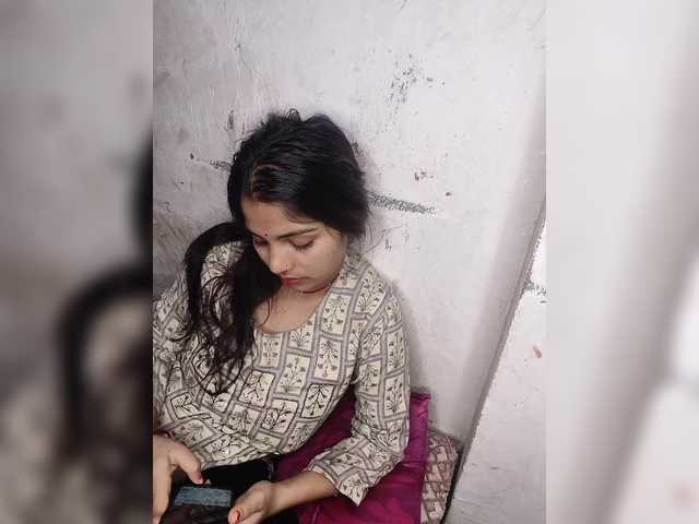 Tunnidelhi's BongaCams show and profile