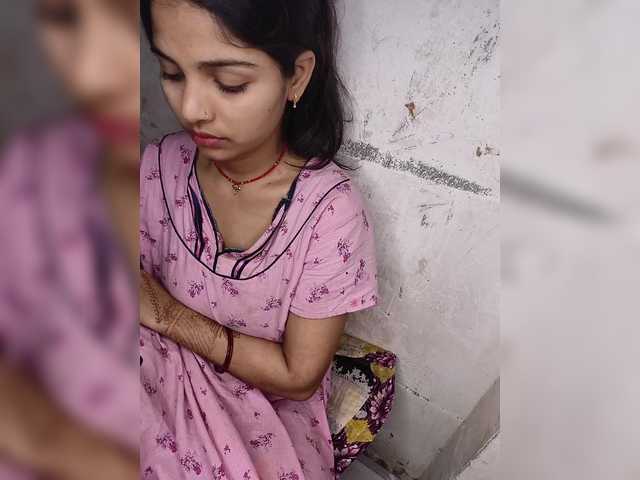 Tunnidelhi's BongaCams show and profile