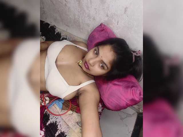 Tunnidelhi's BongaCams show and profile