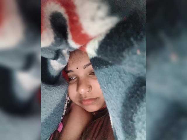 Tunnidelhi's BongaCams show and profile