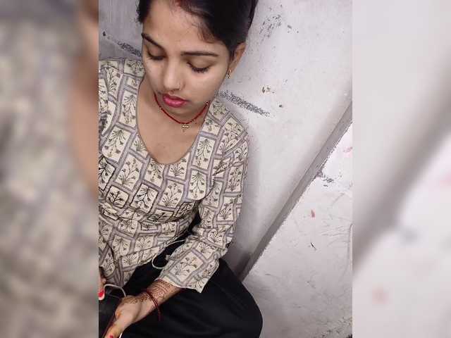 Tunnidelhi's BongaCams show and profile