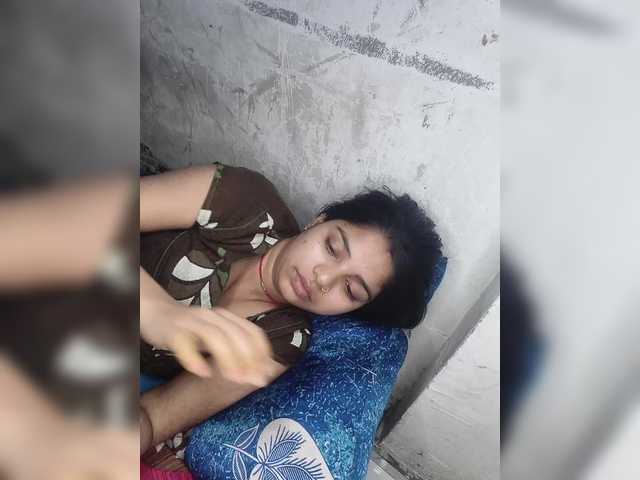 Tunnidelhi's BongaCams show and profile