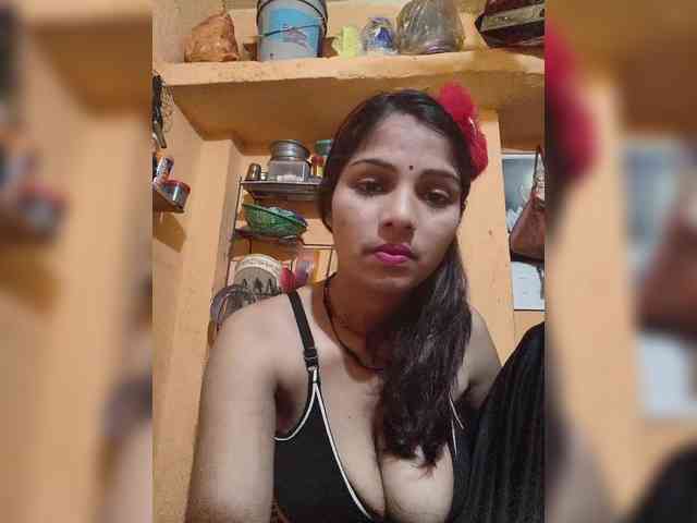 voyeur nude Tunnidelhi