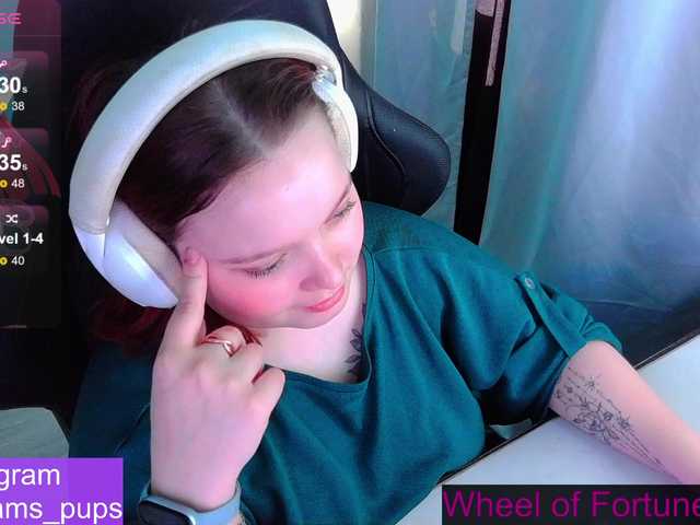 AlinaAdams's BongaCams show and profile