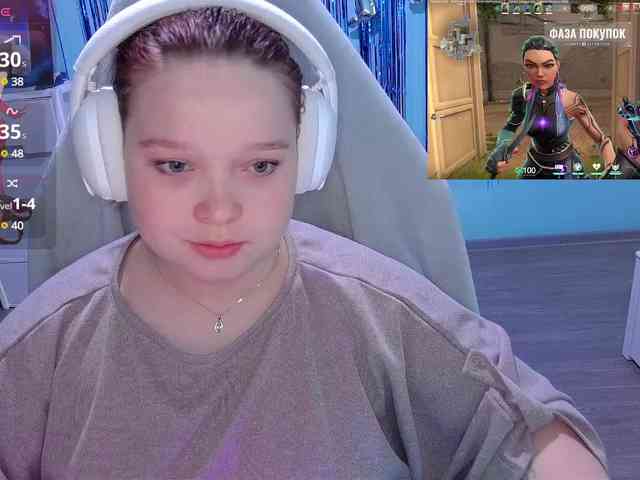 AlinaAdams webcam