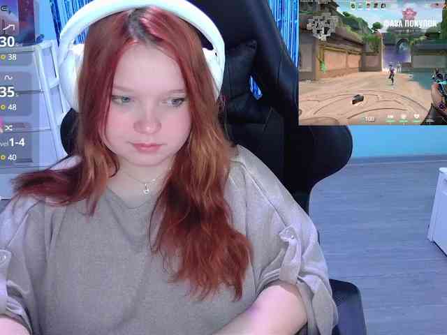 AlinaAdams webcam