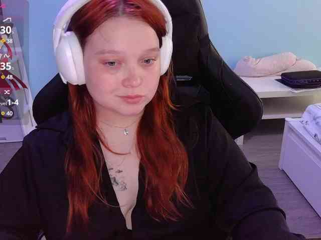 AlinaAdams webcam