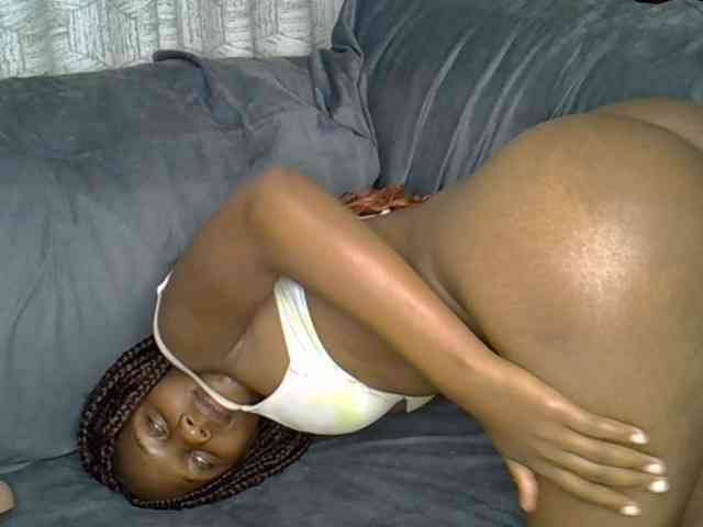 Prettybii Live Webcam on BongaCams