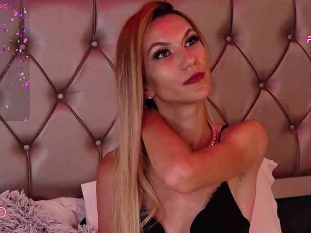 MayaHale webcam