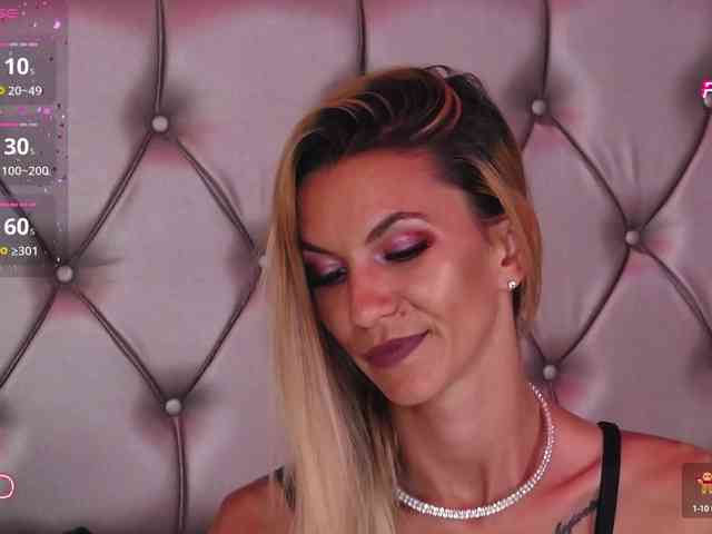 MayaHale webcam