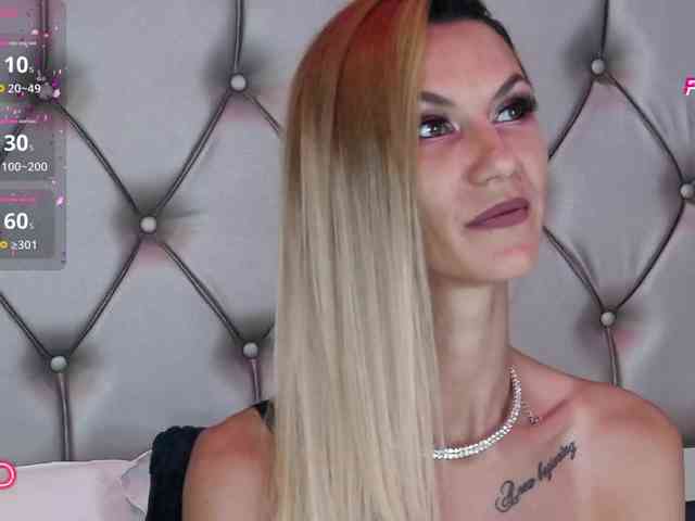 online chatroom MayaHale