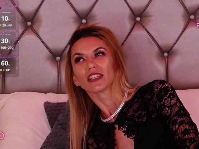 MayaHale webcam