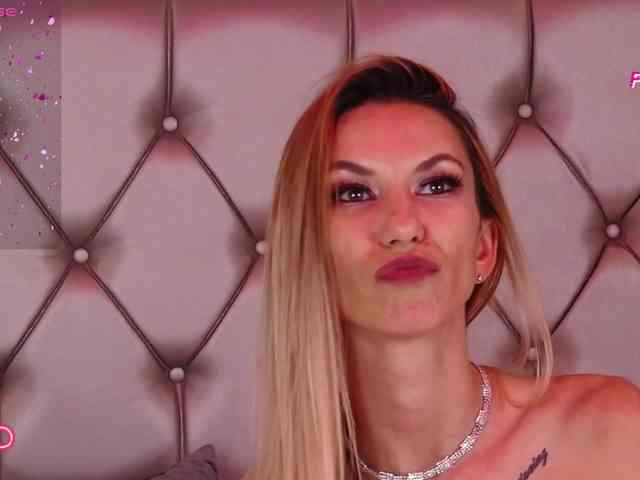chat room adult MayaHale