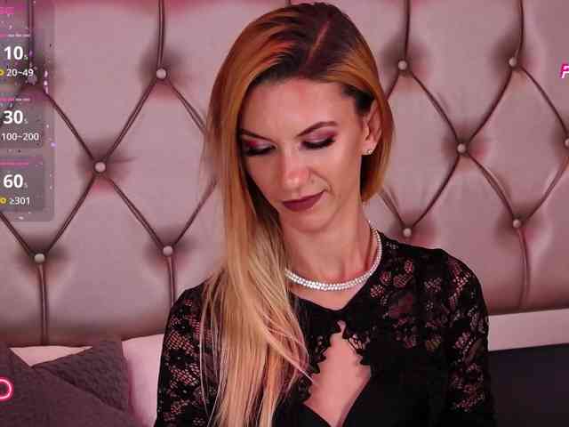 free adult chat MayaHale
