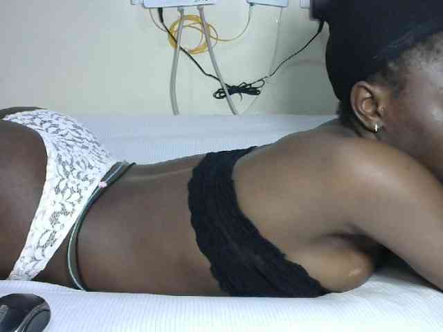 Hotzelda webcam
