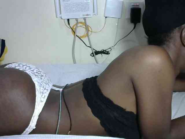 Hotzelda webcam