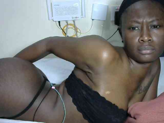 Hotzelda webcam