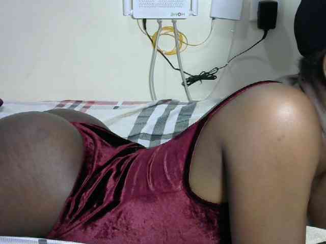 Hotzelda Live Webcam on BongaCams