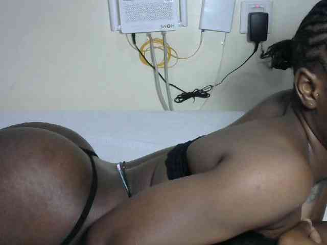 Hotzelda webcam