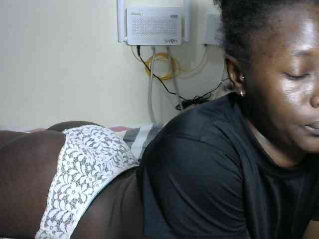 Hotzelda webcam