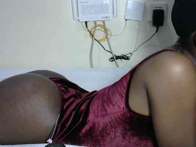 Hotzelda webcam