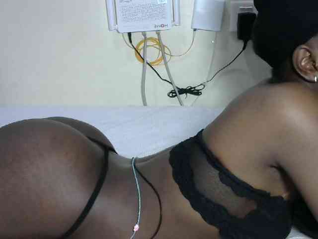 Hotzelda webcam