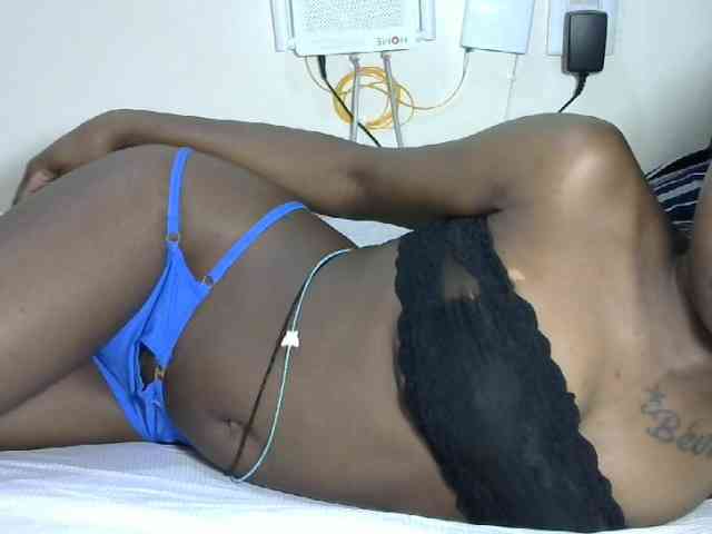 Hotzelda webcam
