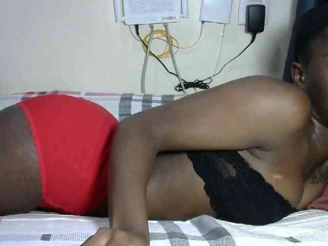 Hotzelda webcam