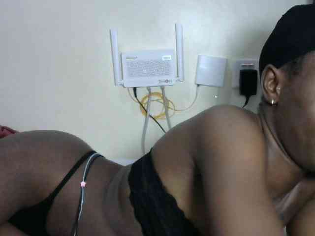 Hotzelda webcam