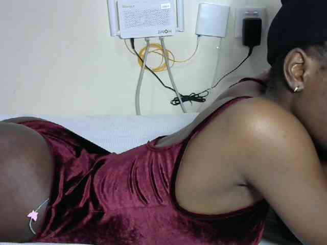 Hotzelda webcam