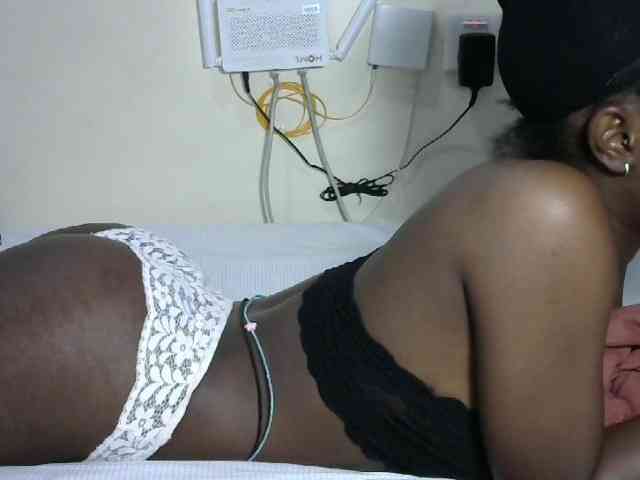Hotzelda webcam