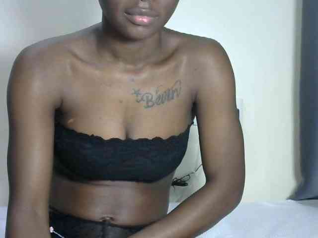 Hotzelda webcam