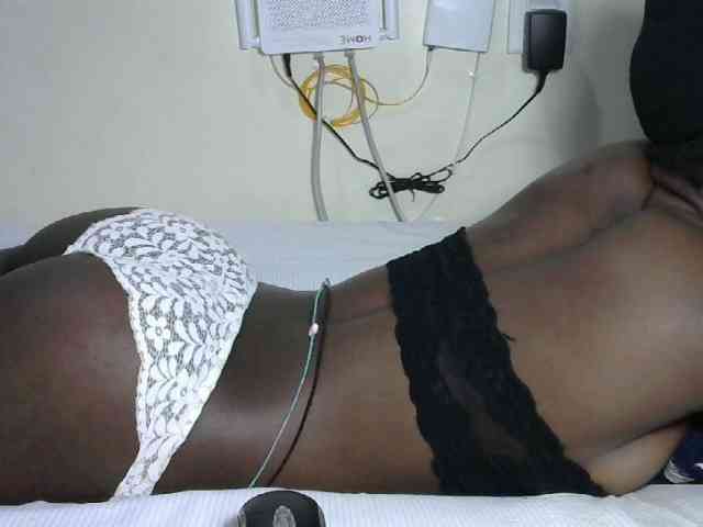 Hotzelda webcam