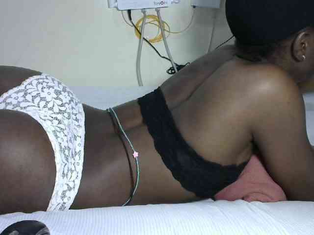 Hotzelda webcam