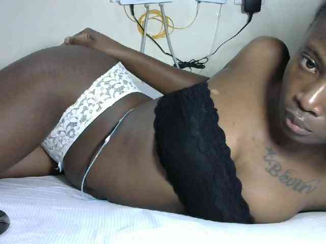 Hotzelda webcam