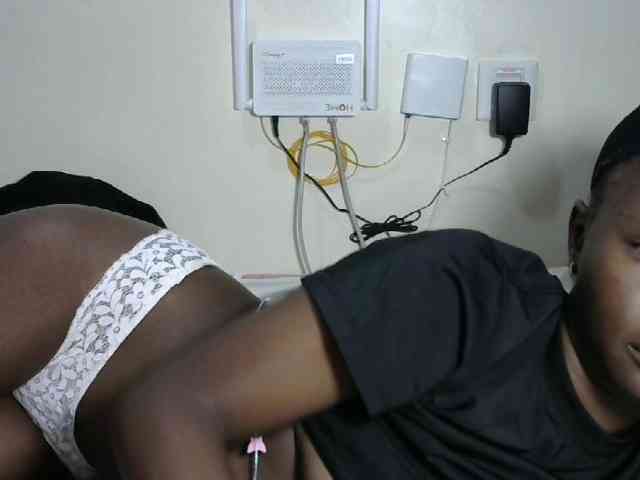 Hotzelda webcam