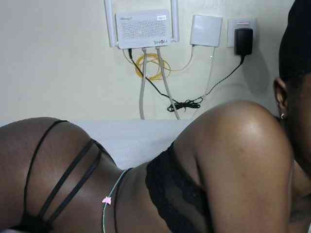 Hotzelda webcam
