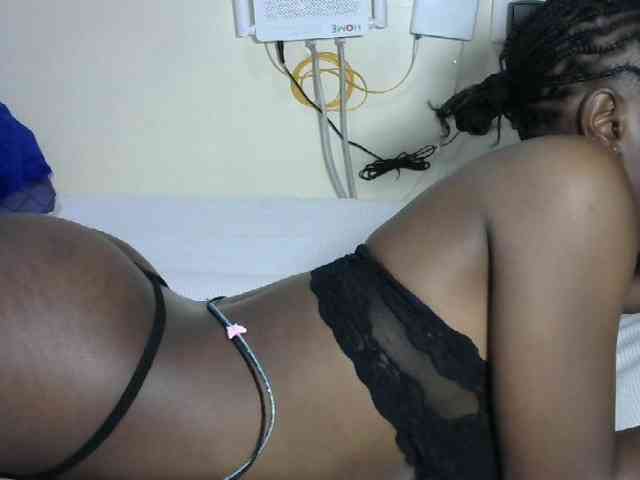 Hotzelda webcam